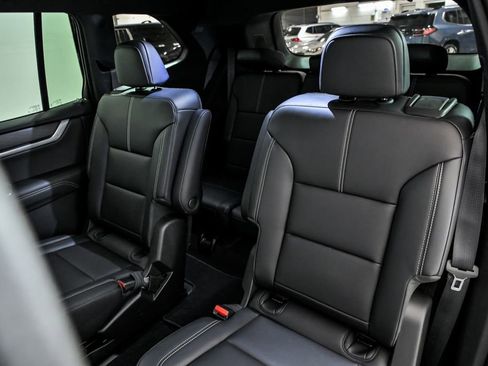 New 2026 GMC Acadia Elevation image 9