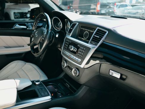 Used 2015 Mercedes-Benz GL 63 AMG 4MATIC w/ Accessory Chrome Package image 23