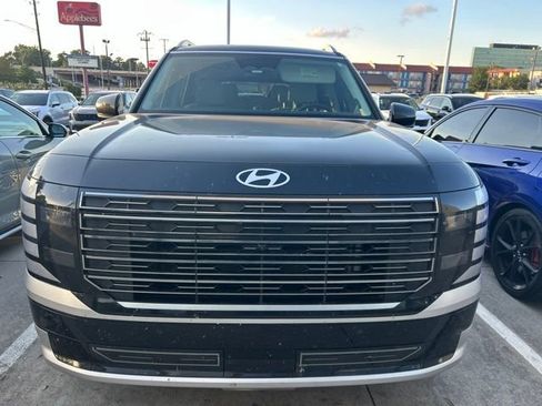 Used 2026 Hyundai Palisade Calligraphy FWD image 2