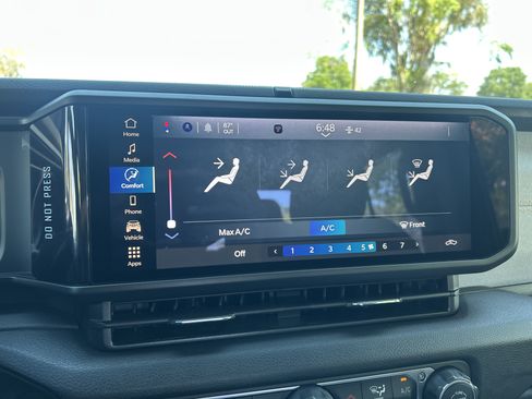 New 2026 Jeep Gladiator Sport AWD/4WD image 44