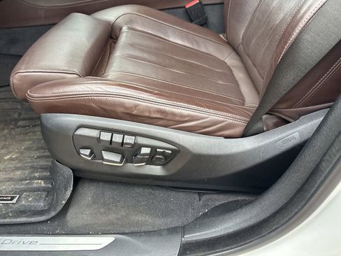 Used 2017 BMW X5 xDrive40e image 13