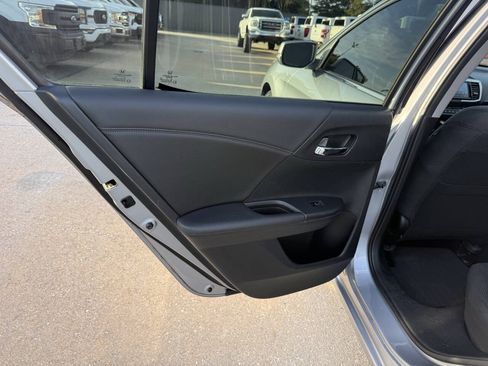 Used 2016 Honda Accord EX image 14