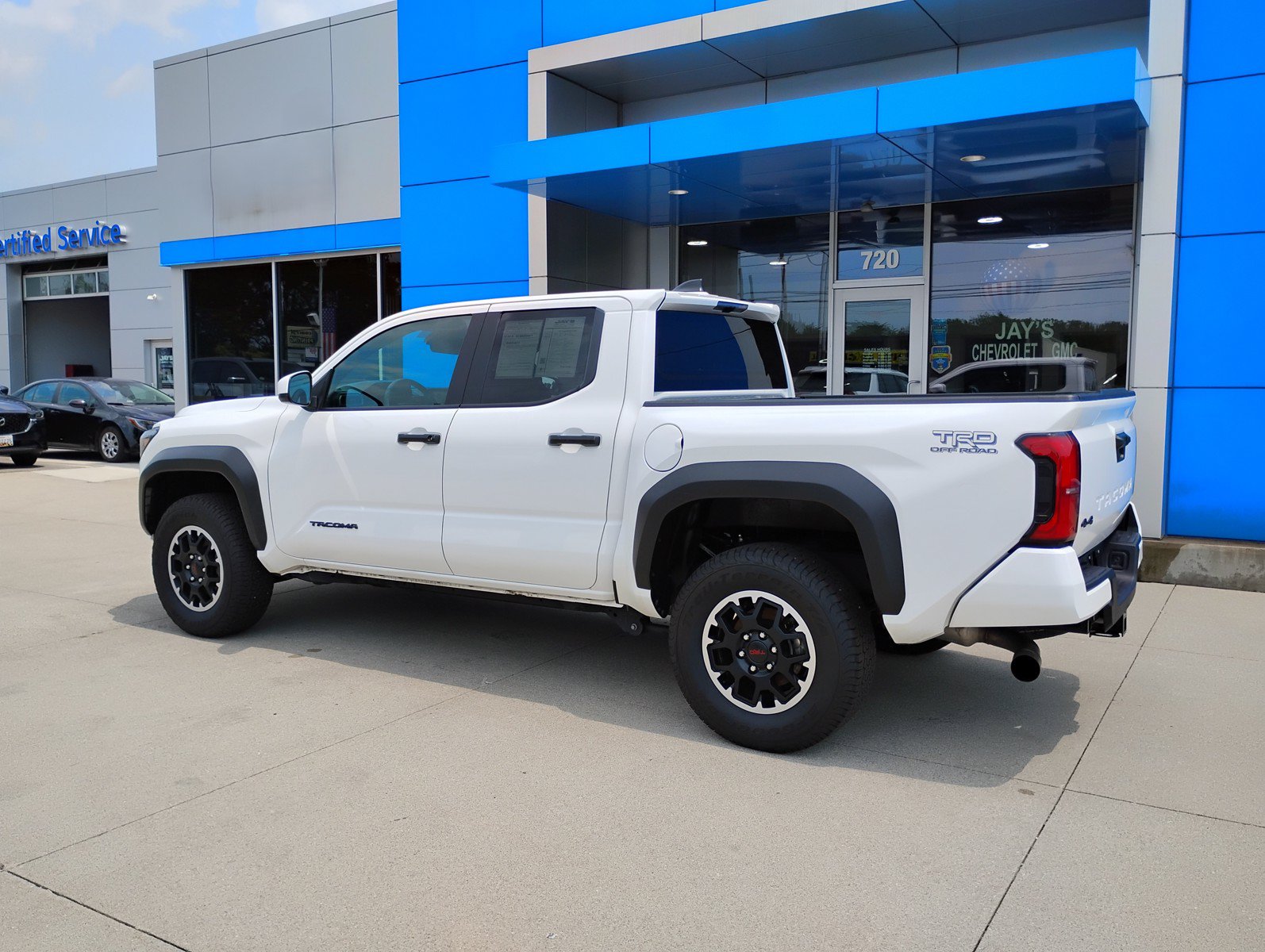 Used 2025 Toyota Tacoma TRD Off-Road AWD/4WD image 10