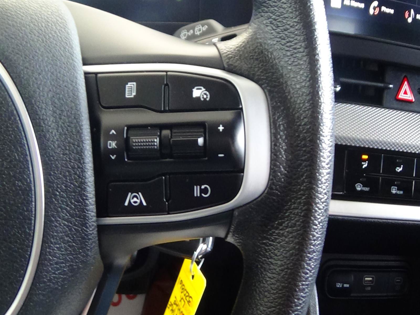Used 2025 Kia Sportage LX AWD/4WD image 22