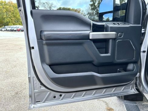 Used 2022 Ford F250 Platinum w/ FX4 Off-Road Package image 9