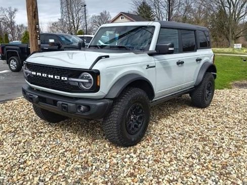 Used 2023 Ford Bronco Wildtrak image 2