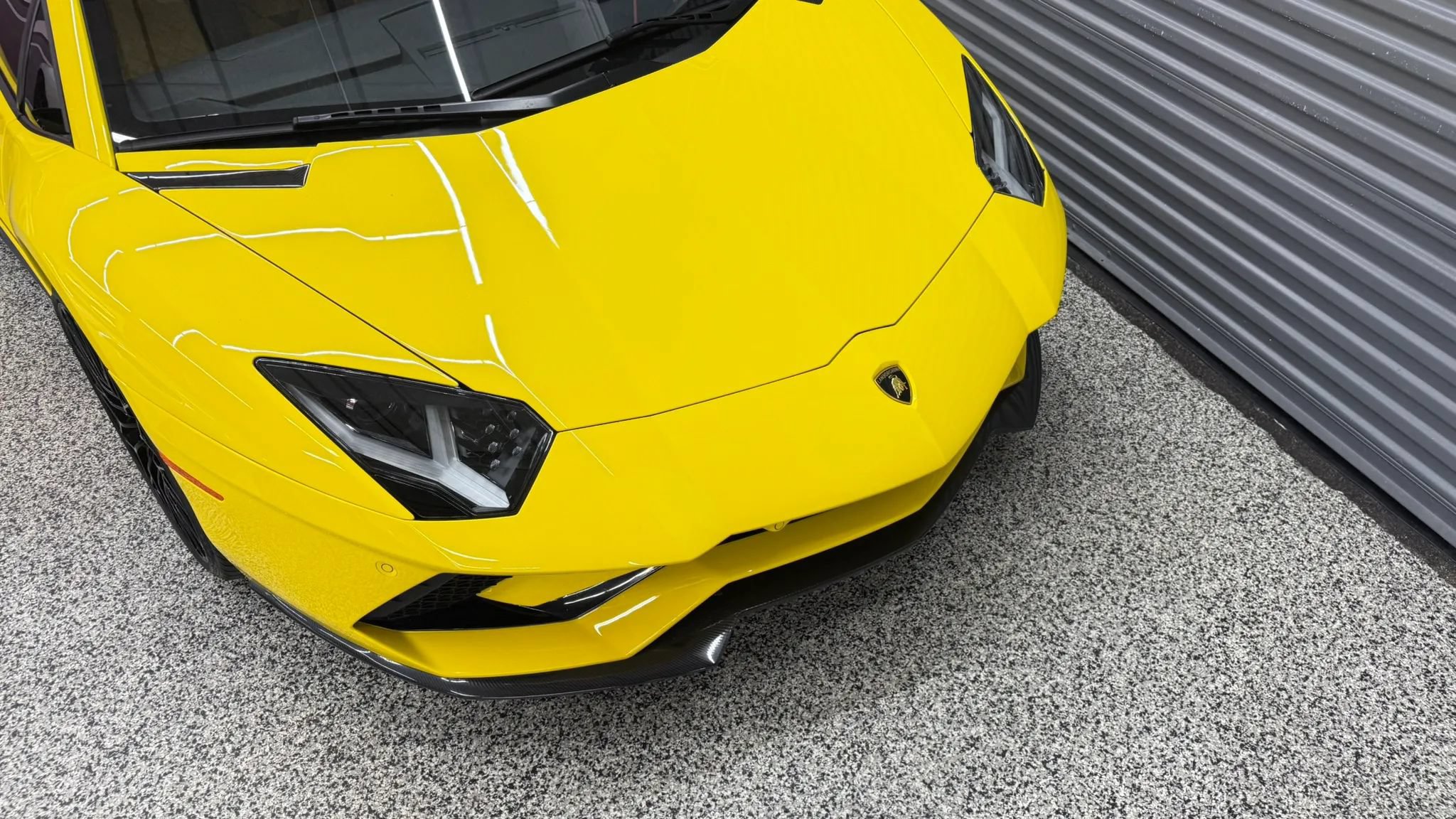 Used 2018 Lamborghini Aventador S AWD/4WD image 3
