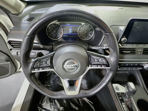 Used 2020 Nissan Altima 2.5 SR w/ Premium Package AWD/4WD image 11