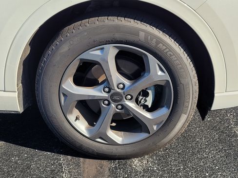 Used 2024 Ford Escape ST-Line w/ Tech Pack #1 FWD image 10