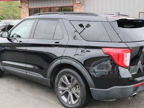 Used 2021 Ford Explorer XLT w/ Equipment Group 202A RWD image 5