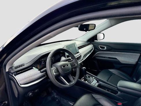 Used 2022 Jeep Compass Latitude image 9