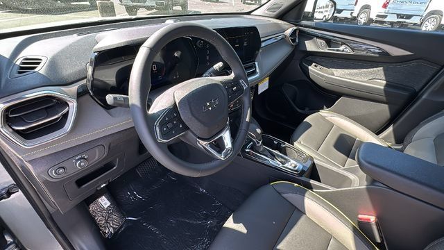New 2025 Chevrolet TrailBlazer ACTIV w/ Driver Confidence Package FWD image 3