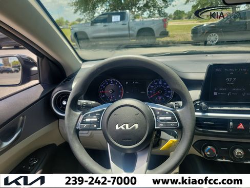 Certified 2023 Kia Forte LXS w/ LXS Technology Package FWD image 20
