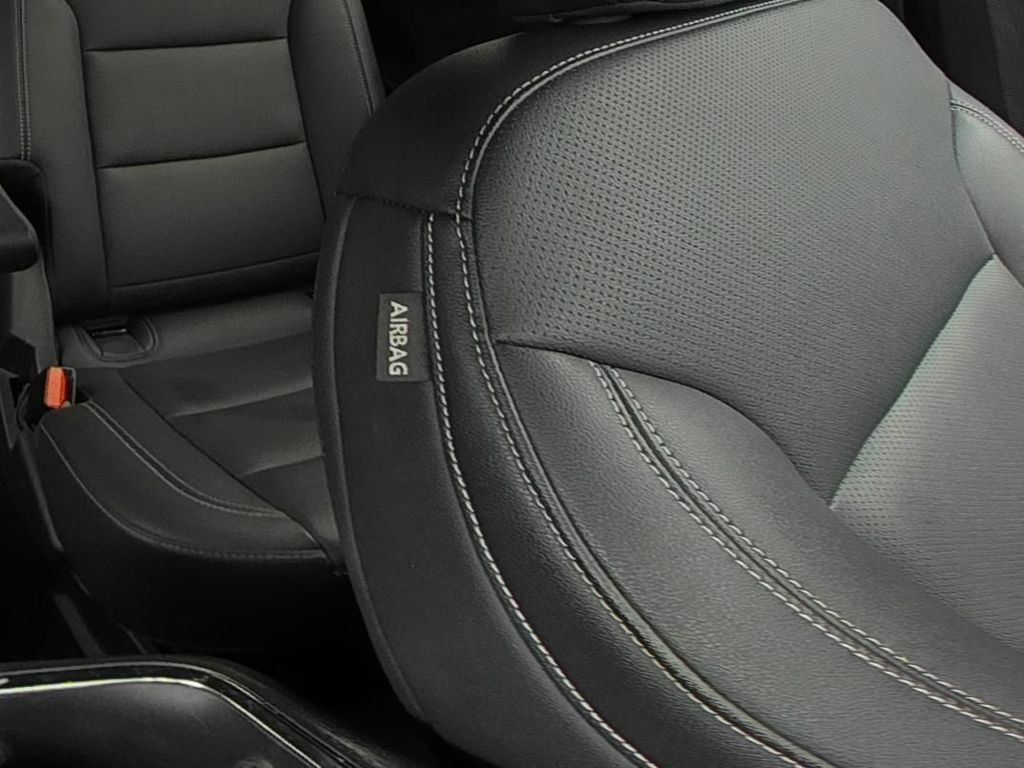 Certified 2025 Chevrolet Traverse LT AWD/4WD image 14