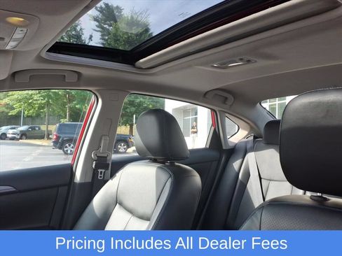 Used 2018 Nissan Sentra SR w/ Premium Package (P02) FWD image 9