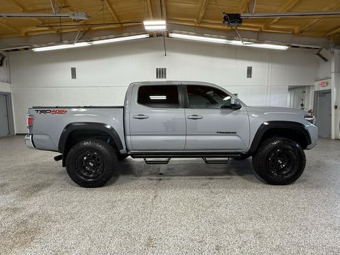Used 2020 Toyota Tacoma TRD Off-Road image 5
