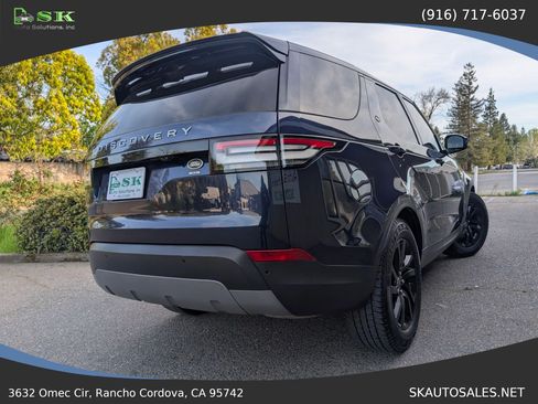 Used 2017 Land Rover Discovery SE AWD/4WD image 8