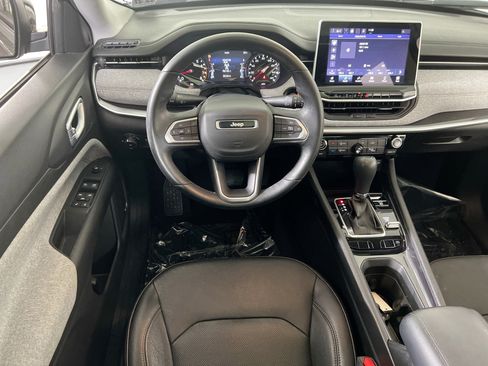Used 2022 Jeep Compass Latitude w/ Sun and Sound Group AWD/4WD image 21