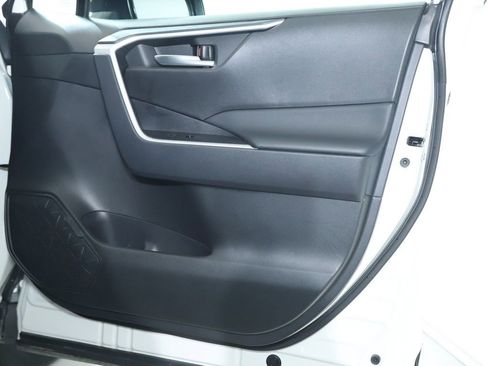 Used 2025 Toyota RAV4 XLE image 36