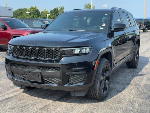 Used 2023 Jeep Grand Cherokee L Laredo AWD/4WD image 9