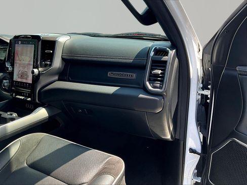 Used 2025 RAM 1500 Laramie AWD/4WD image 27