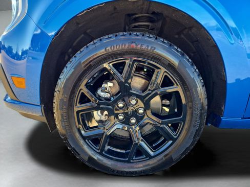 Used 2025 Ford Maverick Lobo image 30