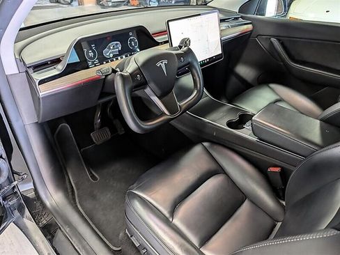 Used 2021 Tesla Model Y Long Range AWD/4WD image 2