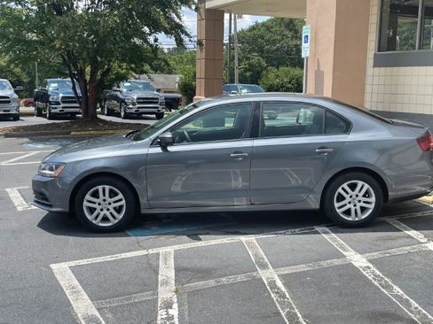 Used 2018 Volkswagen Jetta S image 3