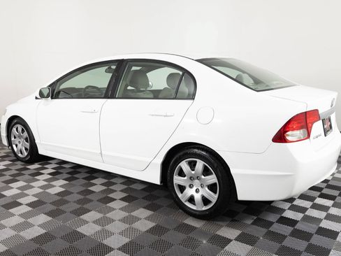 Used 2010 Honda Civic LX image 4