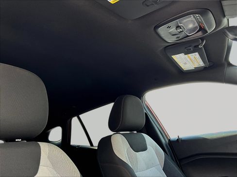 Used 2024 Chevrolet Trax RS FWD image 29