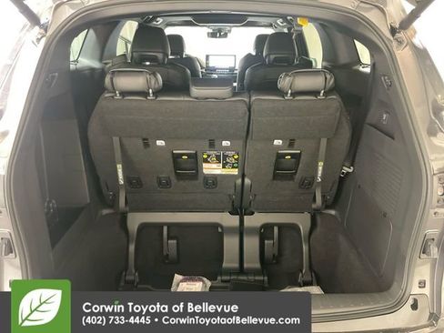 New 2025 Toyota Sienna Platinum image 16