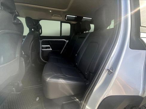 Used 2023 Land Rover Defender 110 S image 26