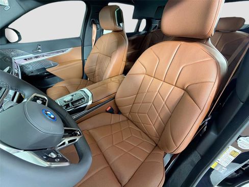 New 2026 BMW 750e xDrive w/ Executive Package AWD/4WD image 21