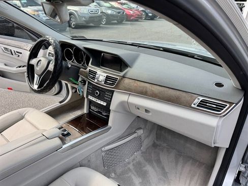 Used 2016 Mercedes-Benz E 350 E 350 4MATIC image 53