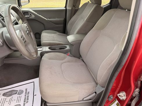 Used 2019 Nissan Frontier SV image 10