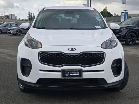 Used 2019 Kia Sportage LX FWD image 2