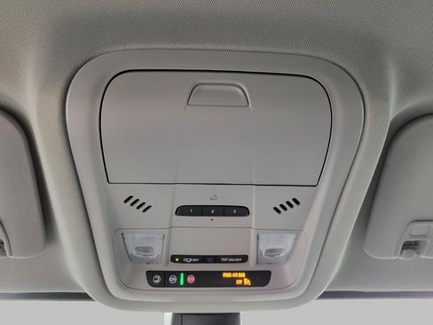 Used 2023 GMC Acadia SLT w/ Trailering Package image 19