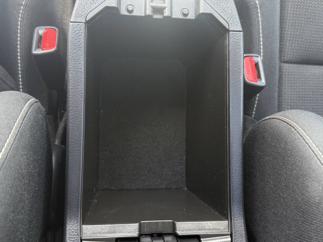 Used 2016 Toyota RAV4 XLE AWD/4WD image 25