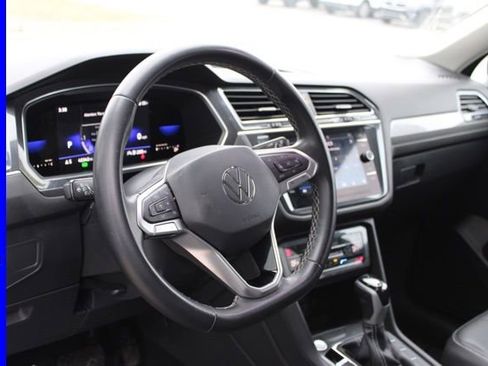 Certified 2023 Volkswagen Tiguan SE image 15