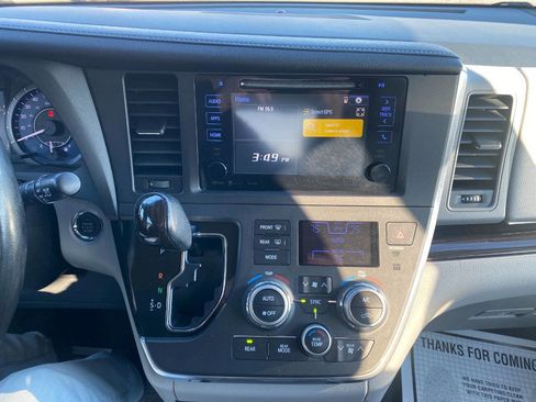 Used 2016 Toyota Sienna image 15