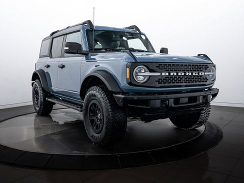 Used 2024 Ford Bronco Wildtrak image 2