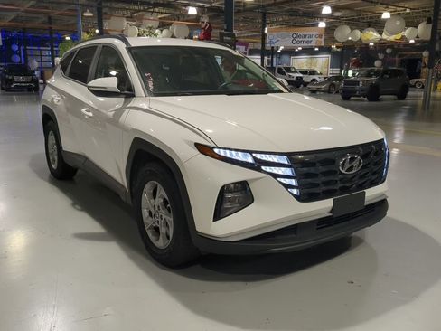 Used 2023 Hyundai Tucson SEL FWD image 5