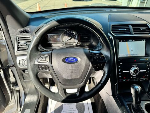 Used 2019 Ford Explorer Sport image 16
