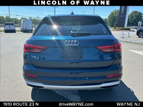Used 2020 Audi Q3 2.0T Premium w/ Convenience Package AWD/4WD image 4