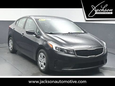 Used 2017 Kia Forte LX FWD image 1