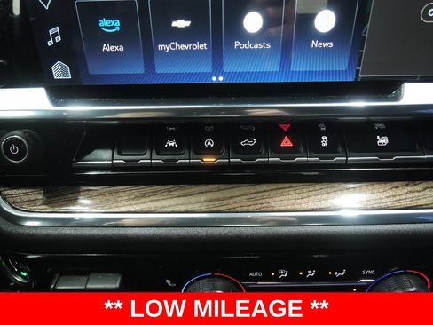 Used 2025 Chevrolet Silverado 1500 LT AWD/4WD image 19