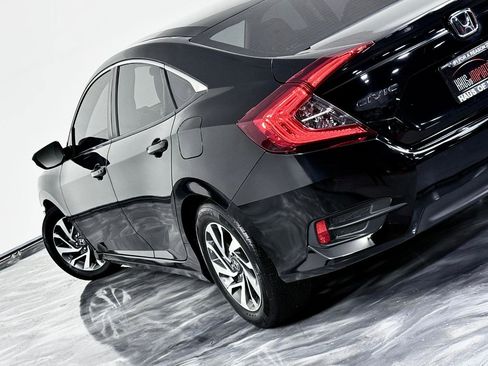 Used 2018 Honda Civic EX image 13