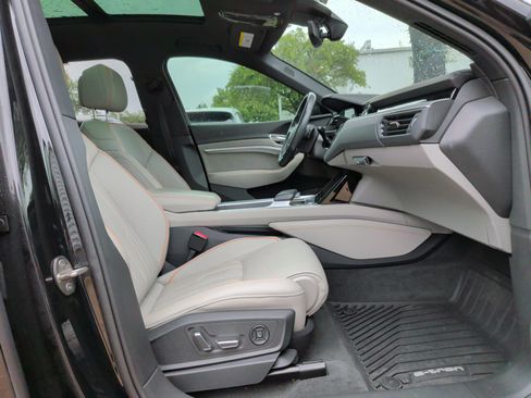 Used 2024 Audi Q8 e-tron Prestige w/ Prestige Package AWD/4WD image 34