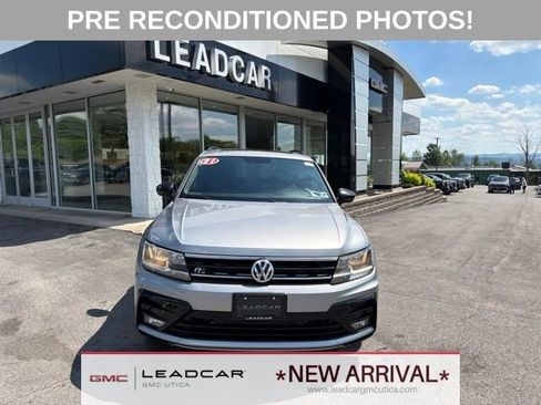 Used 2021 Volkswagen Tiguan SE R-Line AWD/4WD image 8
