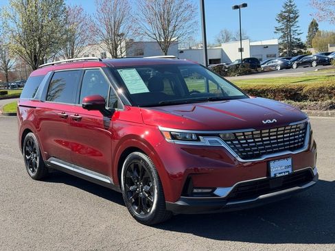 Used 2024 Kia Carnival SX Prestige image 2